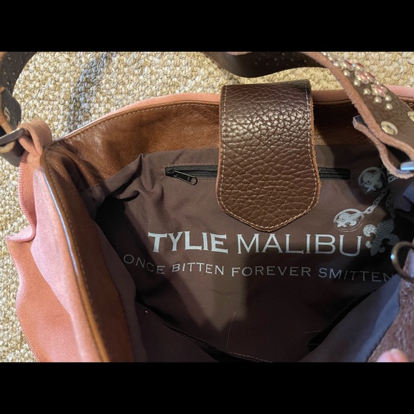 Tylie Malibu large pink suede purse - Picture 10 of 11